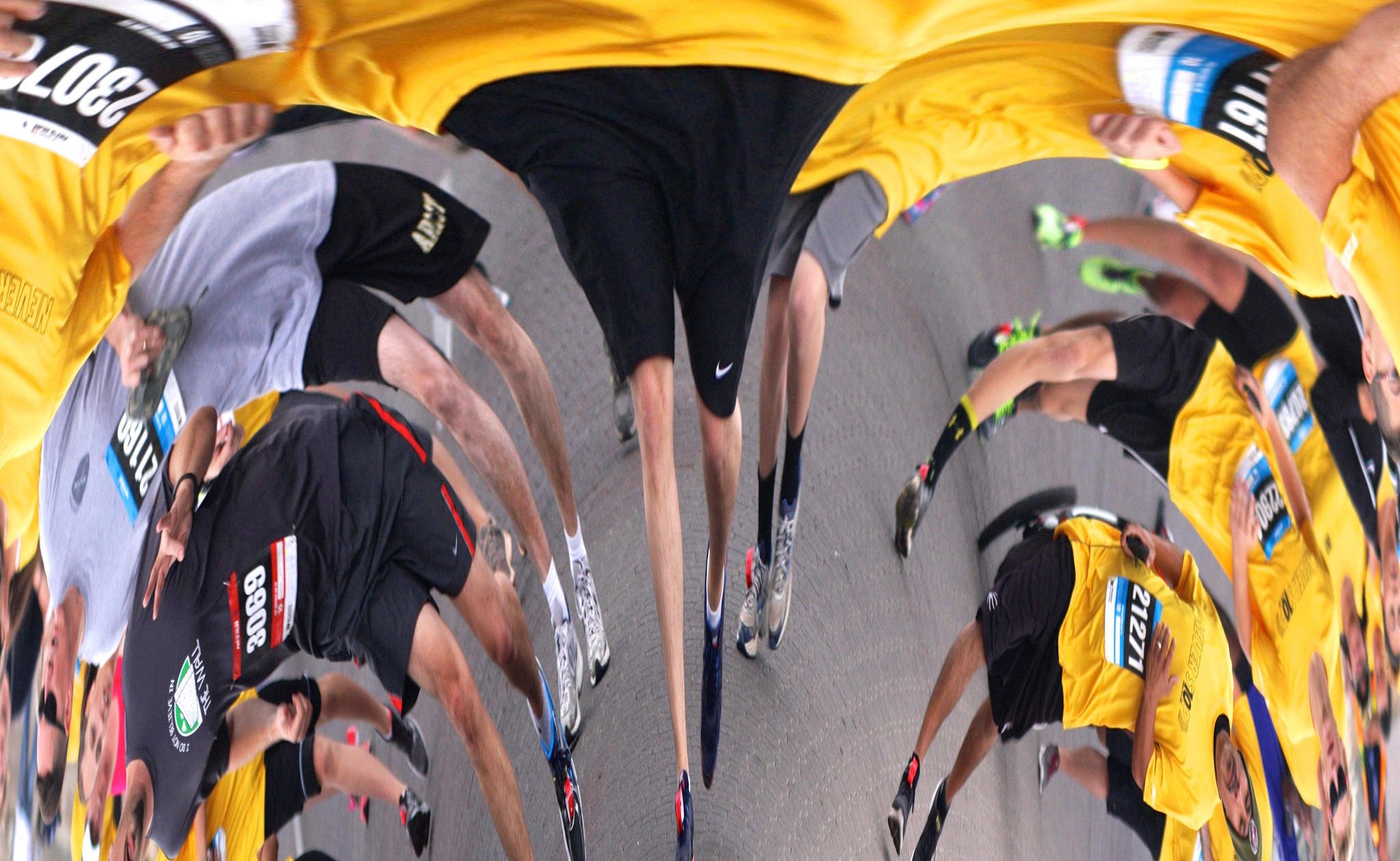 A distorted image of marathon runners